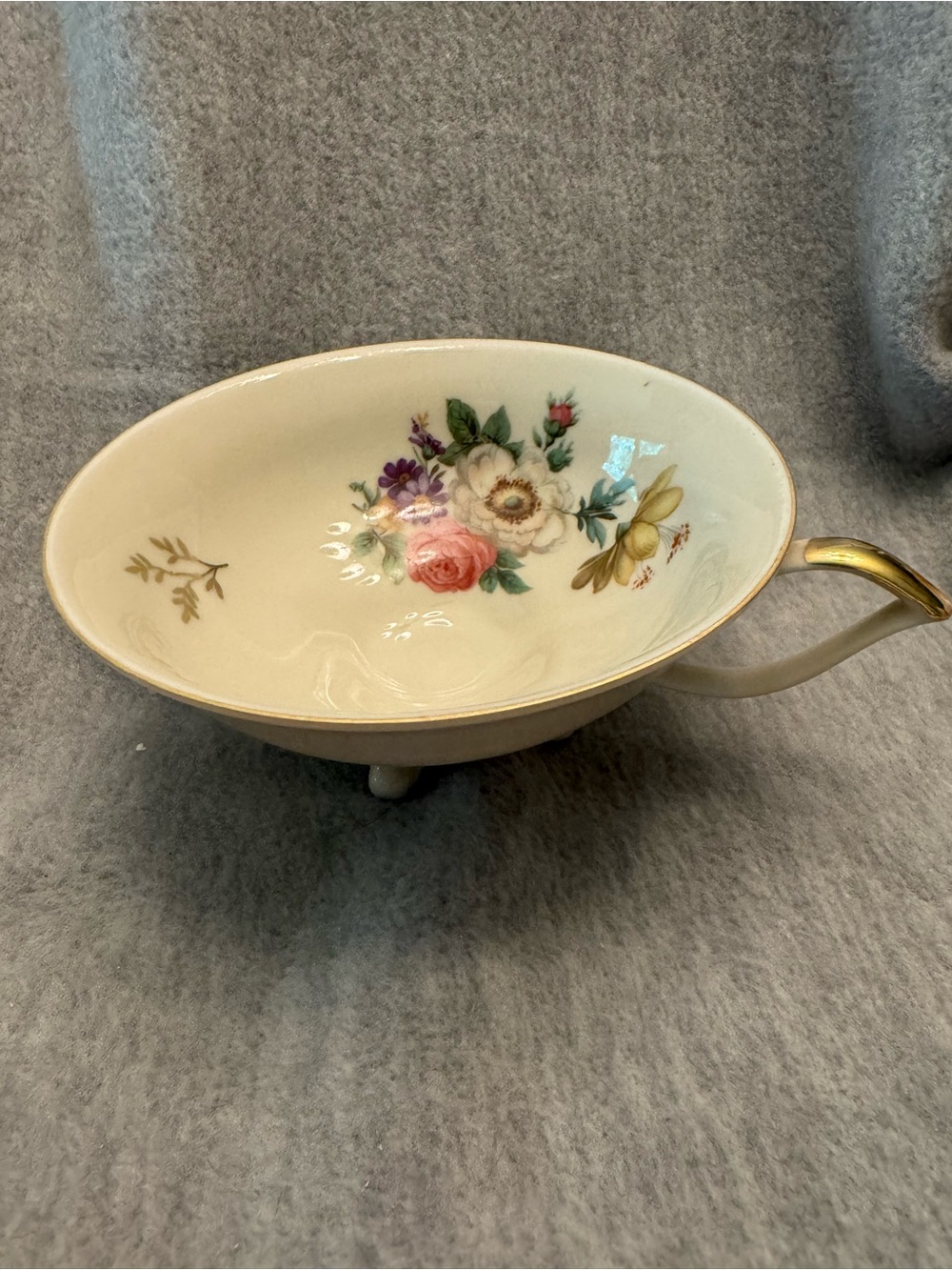 Porzellanfabrik, Schumann & Schreider tea cup - Summer Bouquet pattern. Bavaria